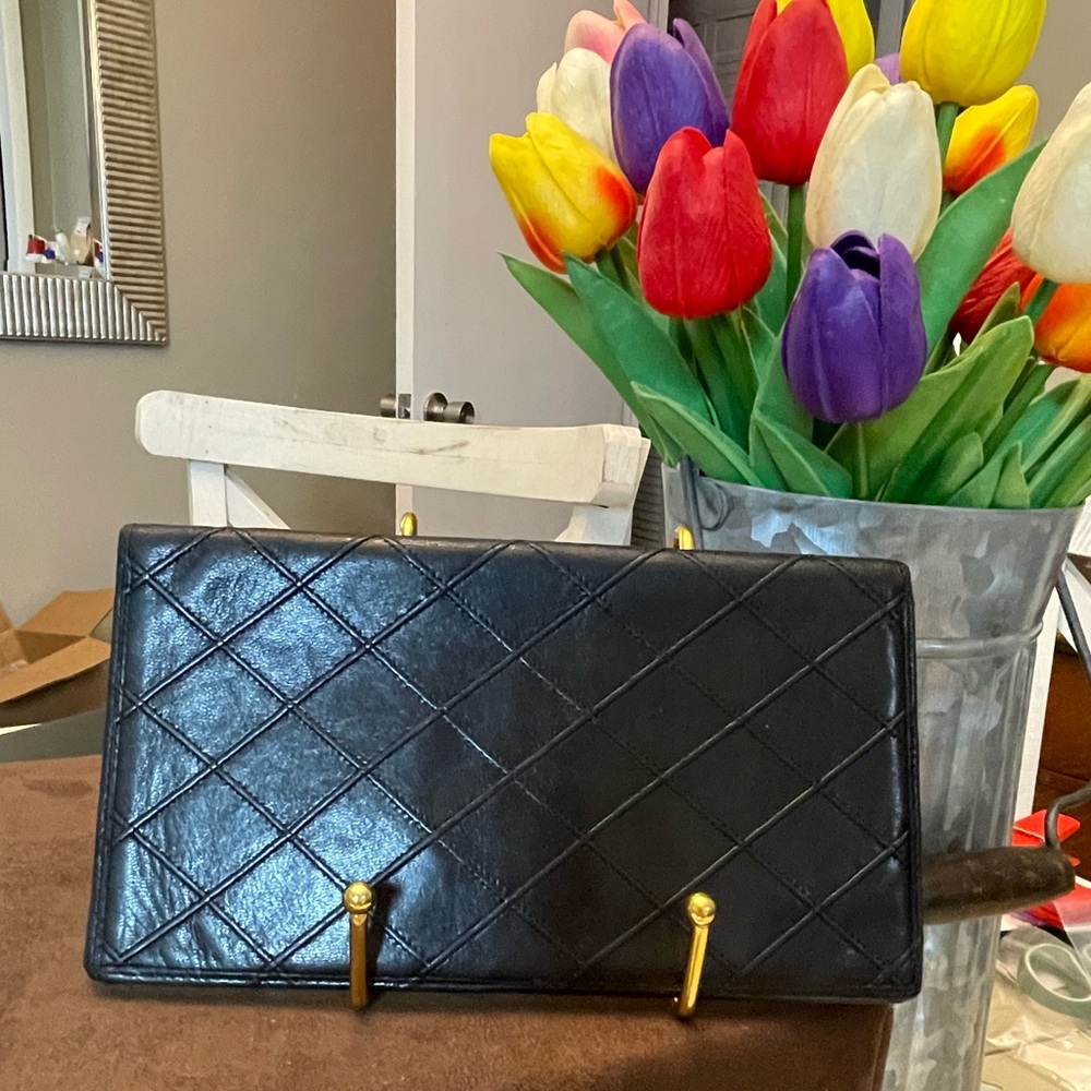 *COA* Chanel diamond stitch bifold flat lay wallet